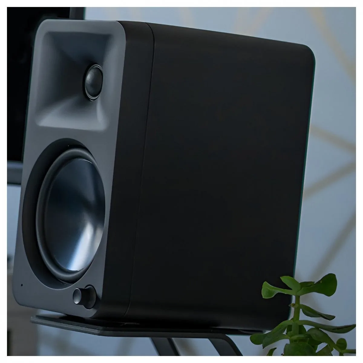 Audio Technica AT-LP70XBT Fully Automatic Bluetooth Wireless Turntable with Kanto ORA4 140W Powered Reference Speakers HiFi Package Black