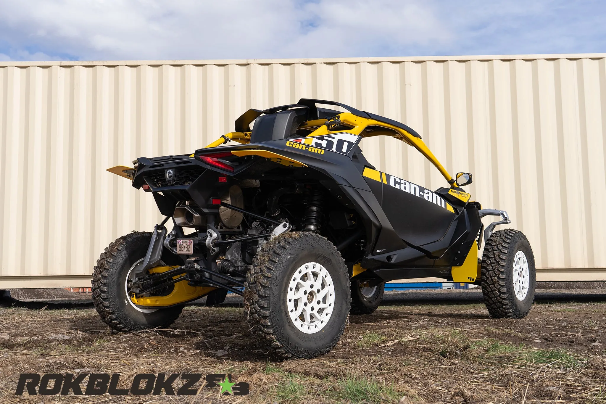 Can-Am Maverick R 2024  Fender Flares