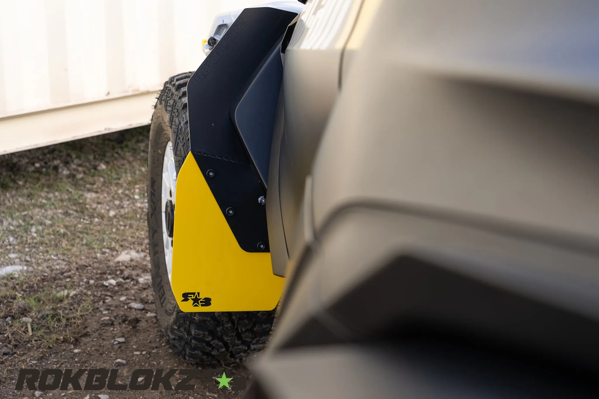 Can-Am Maverick R 2024  Fender Flares