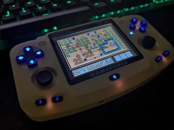 GameForce Retrogaming Handheld