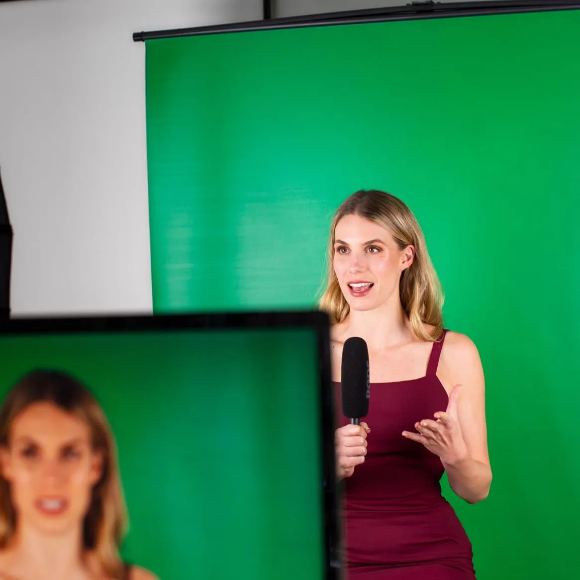 'Live Stream Master' Pull Up Chroma Key Green Screen Backdrop 148cm x 210cm (DEMO STOCK)