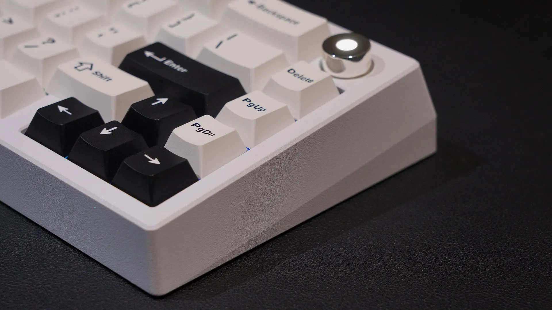 Meletrix Zoom65 V2.5 EE - Barebones Keyboard Kit - White