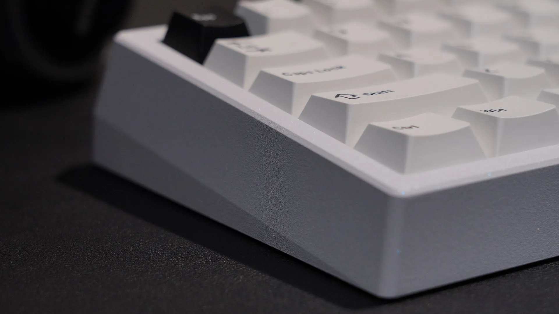 Meletrix Zoom65 V2.5 EE - Barebones Keyboard Kit - White