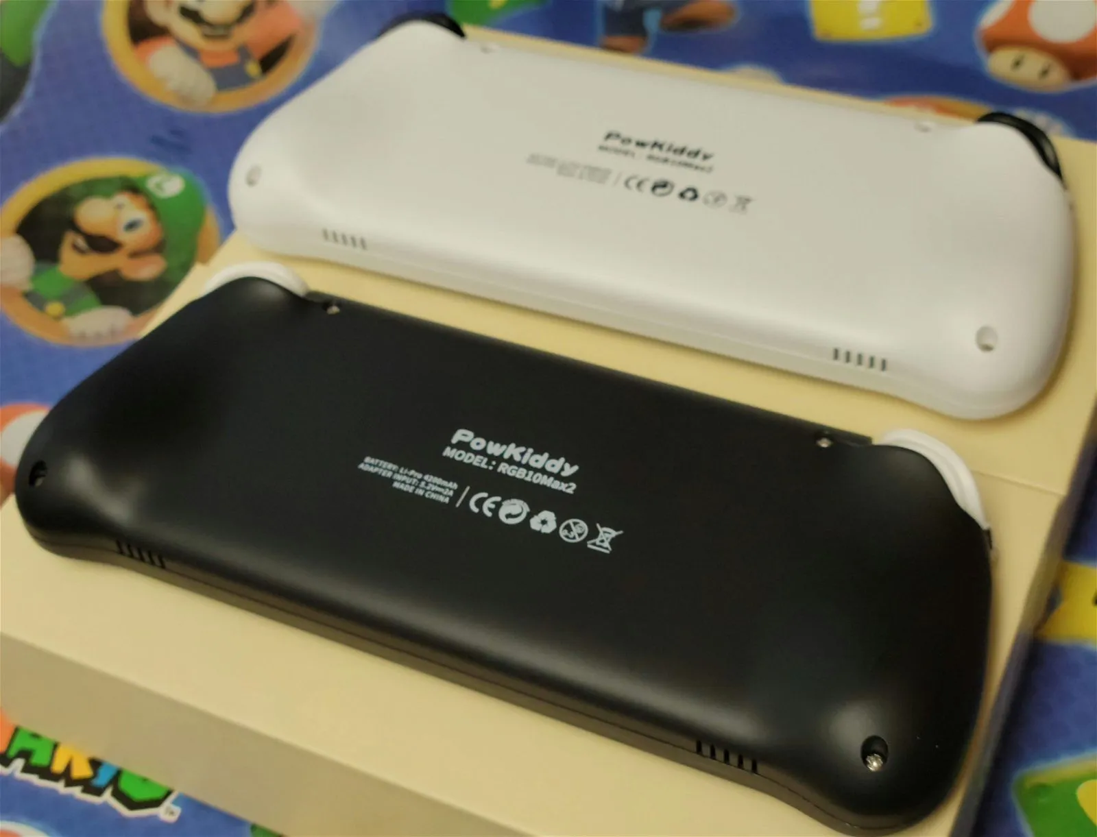 New Rgb10 Max 2, Fully Configured handheld gaming console, 128GB Retro emulation system, 18k  titles