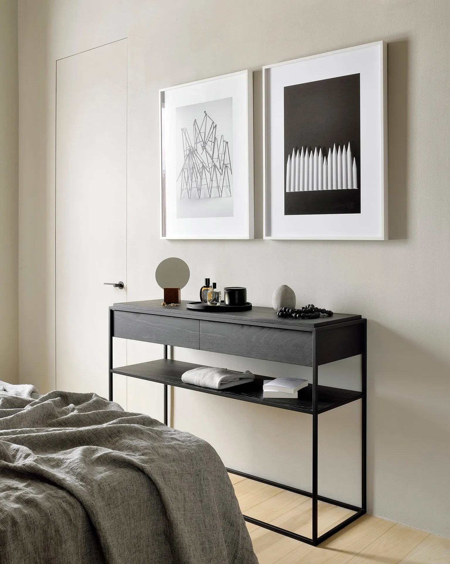 Oak Monolit Black Console - Black Metal - Varnished