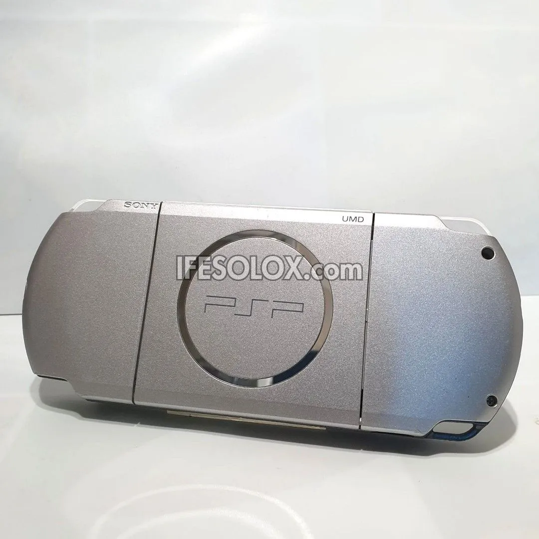 PlayStation Portable PSP 3000 series Brite Game Console with 16GB Memory Stick and 15 Games (Silver) - Foreign Used