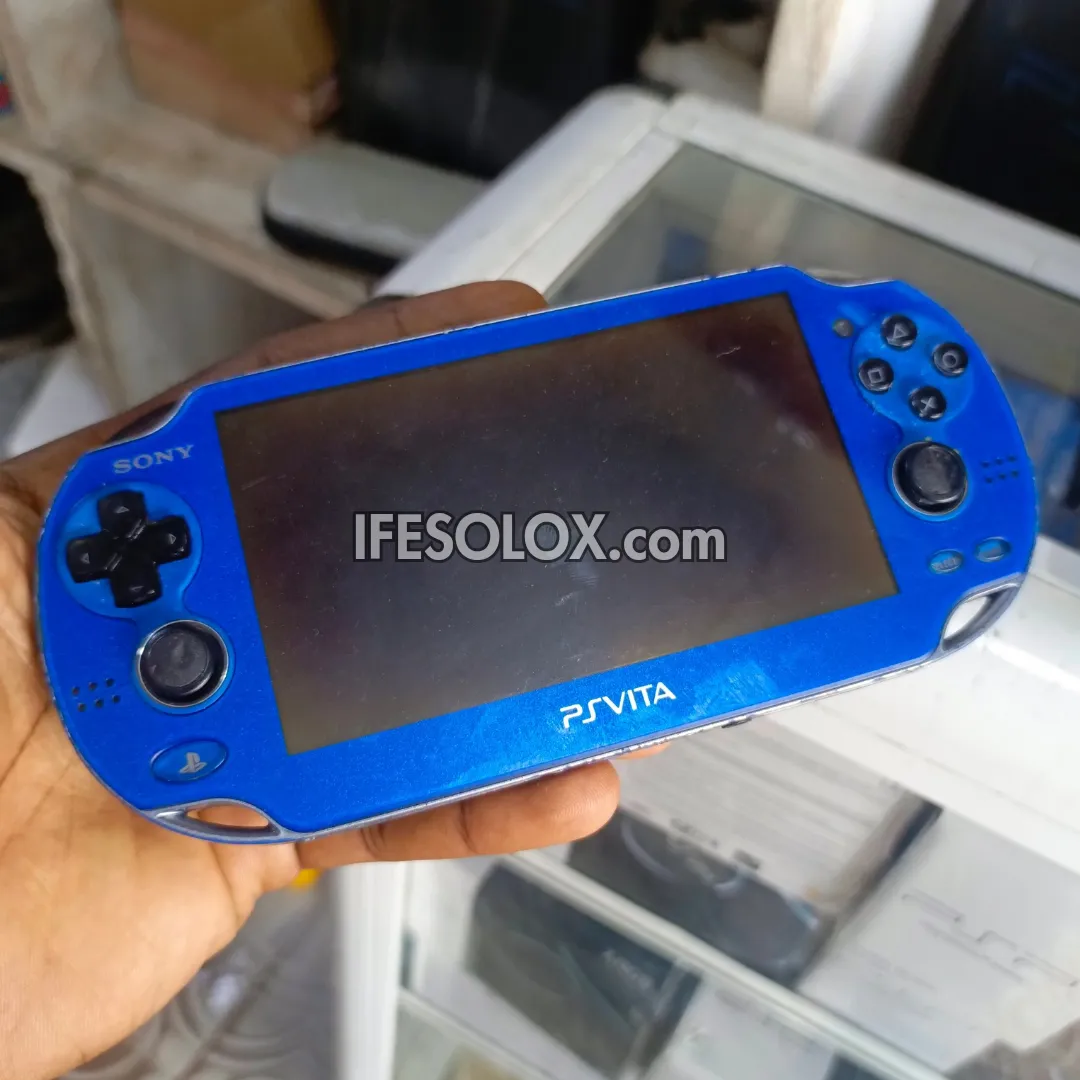 PlayStation VITA PCH-1000 Series Game Console   32GB Memory Stick and 10 Games (Blue) - Foreign Used