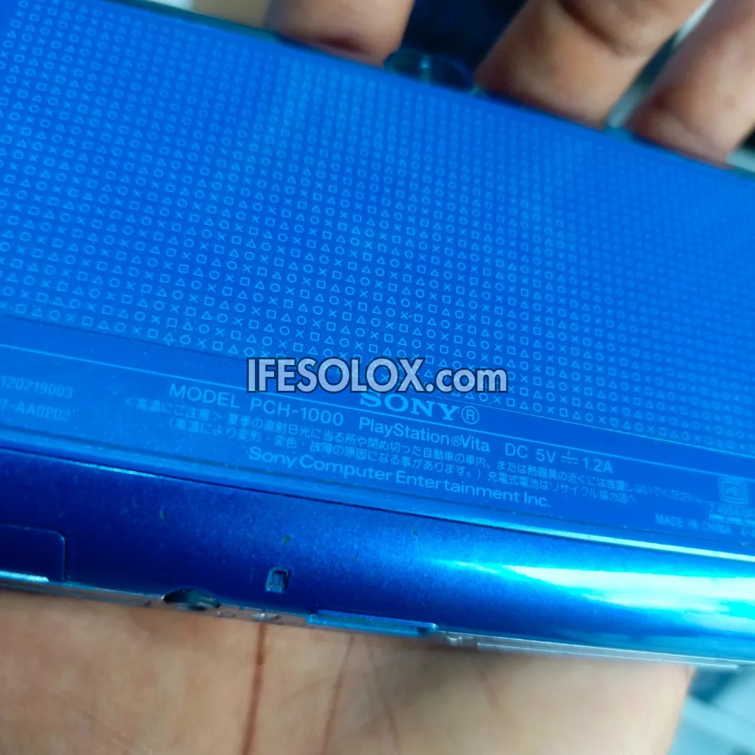PlayStation VITA PCH-1000 Series Game Console   32GB Memory Stick and 10 Games (Blue) - Foreign Used