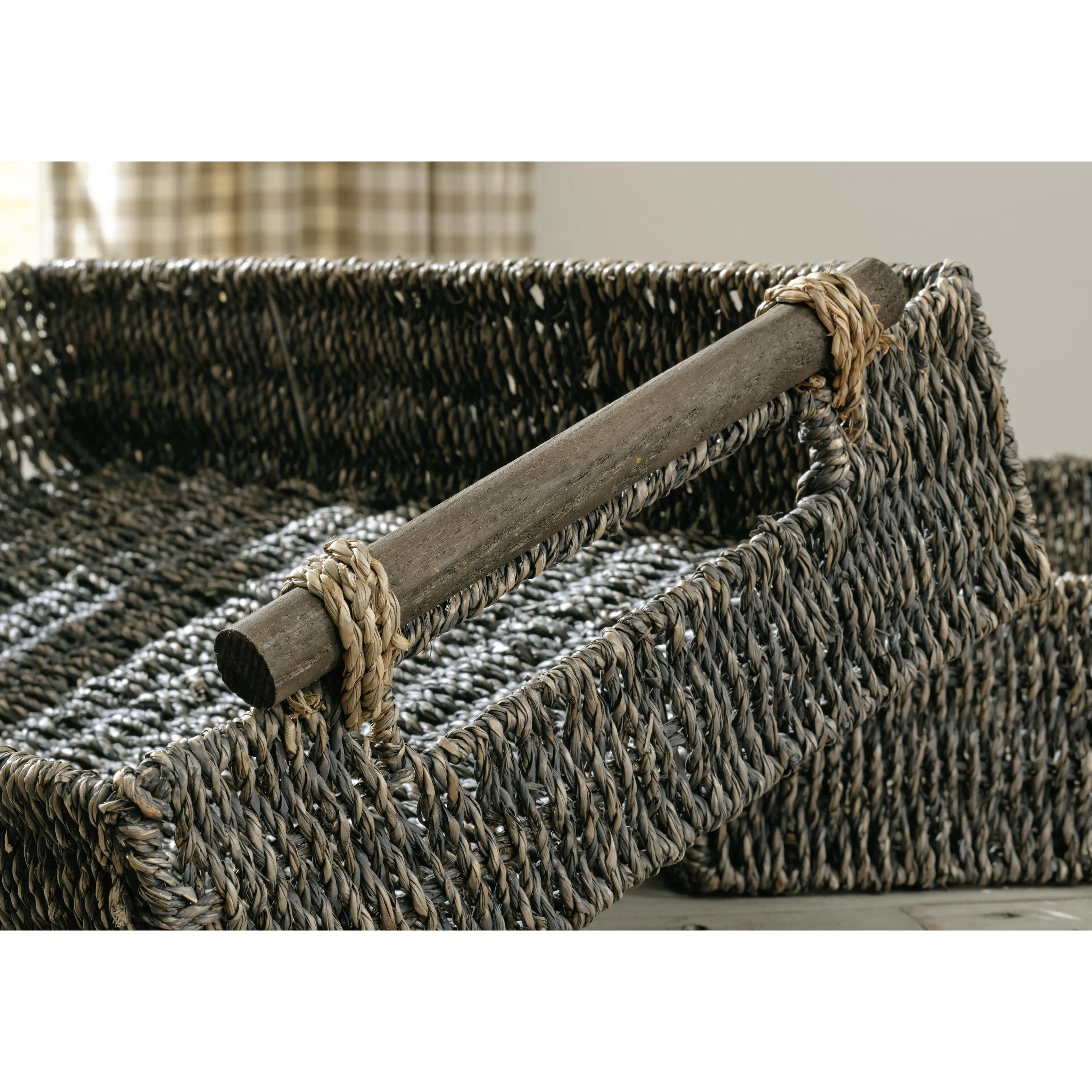 Signature Design by Ashley Halima A2000466 Tray Set
