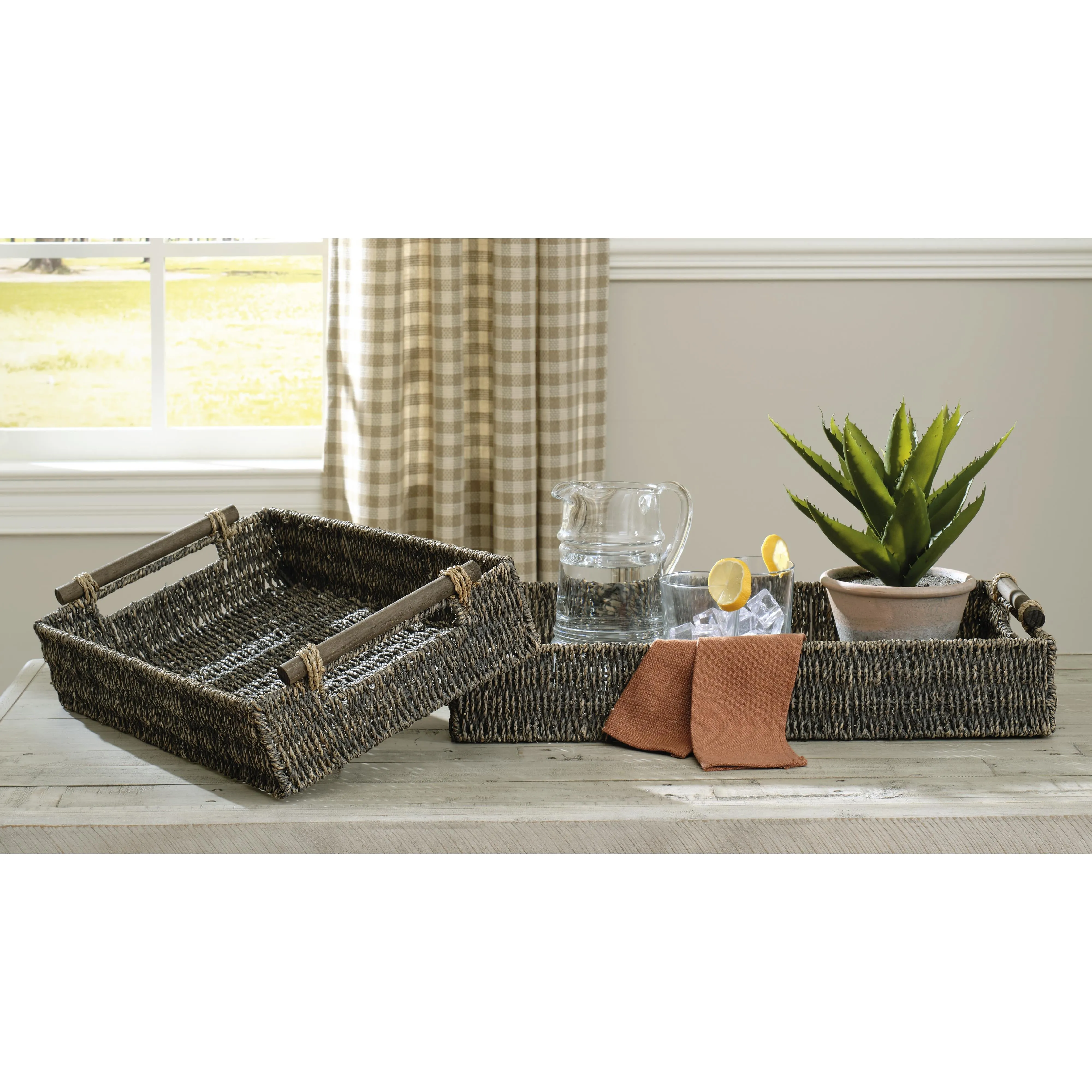 Signature Design by Ashley Halima A2000466 Tray Set
