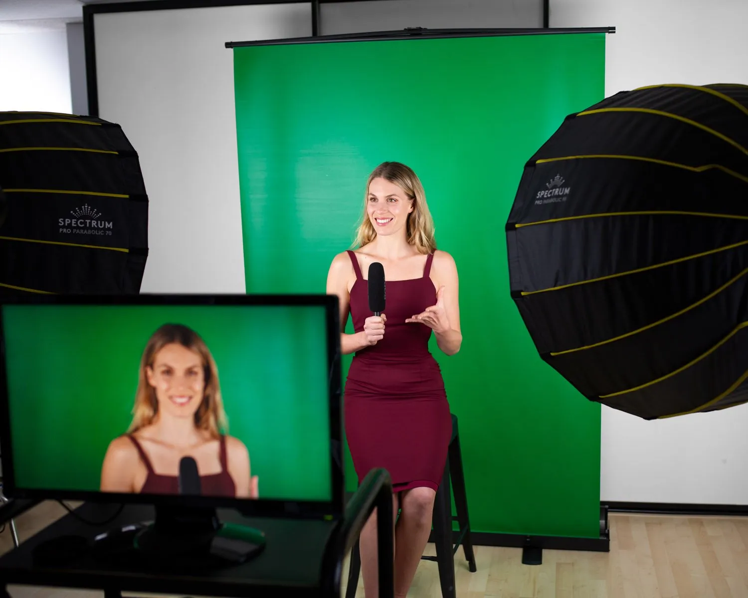 Spectrum 'LiveStream Master' Pull Up Chroma Key Green Screen Backdrop for Video (148cm x 190cm)