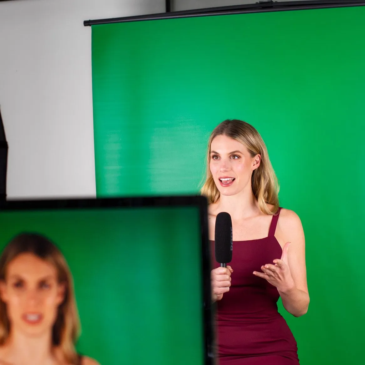 Spectrum 'LiveStream Master' Pull Up Chroma Key Green Screen Backdrop for Video (148cm x 190cm)