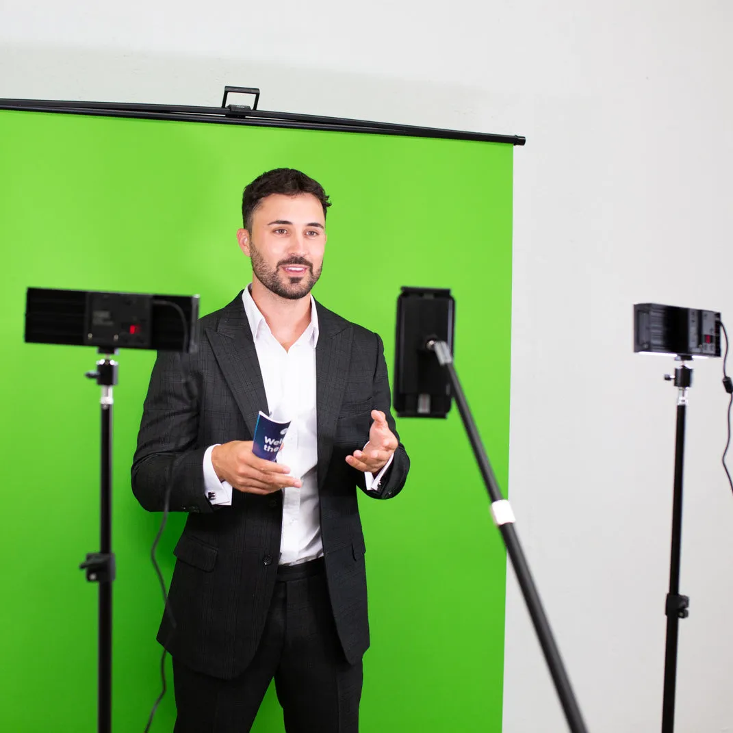 Spectrum 'LiveStream Master' Pull Up Chroma Key Green Screen Backdrop for Video (148cm x 190cm)