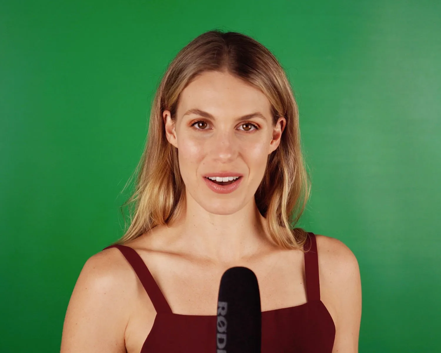 Spectrum 'LiveStream Master' Pull Up Chroma Key Green Screen Backdrop for Video (148cm x 190cm)
