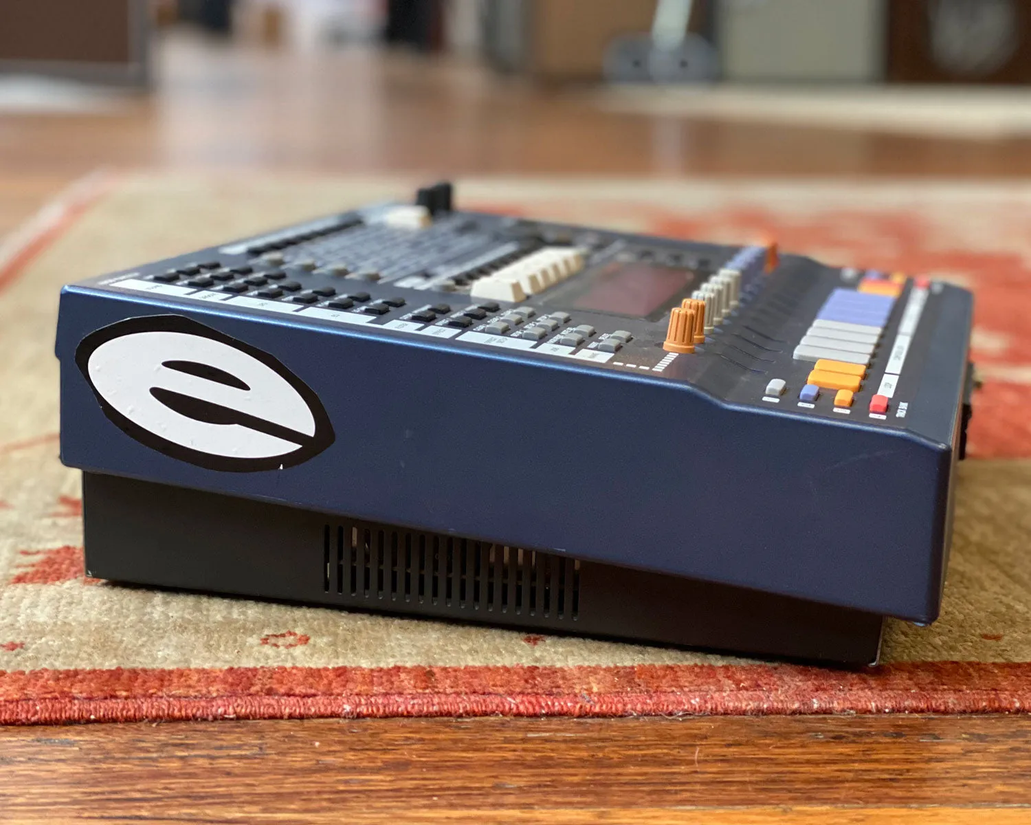 YAMAHA SU-700 Sampler Sequencer Workstation