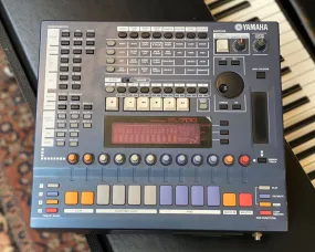 YAMAHA SU-700 Sampler Sequencer Workstation